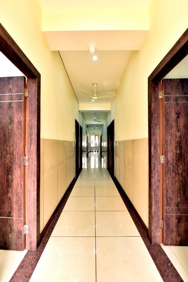 Royal Inn Jammu Bagian luar foto