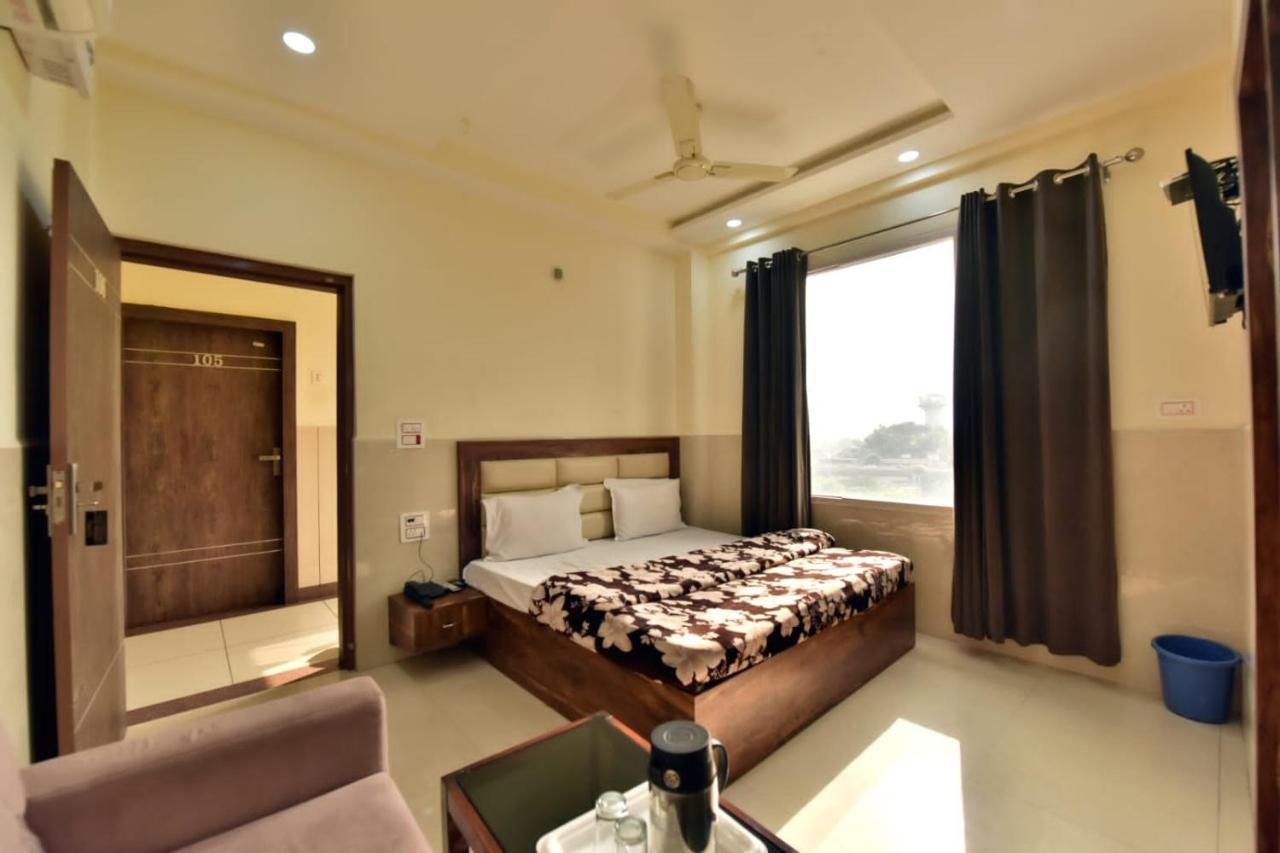 Royal Inn Jammu Bagian luar foto