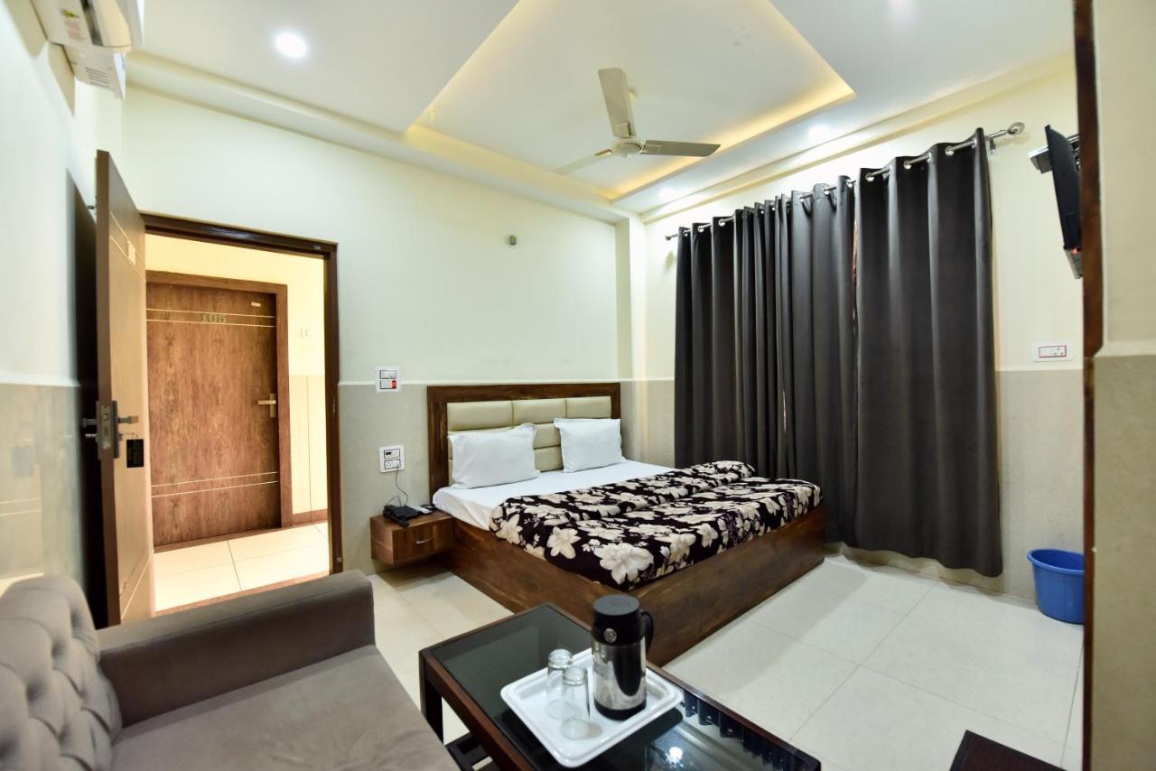 Royal Inn Jammu Bagian luar foto