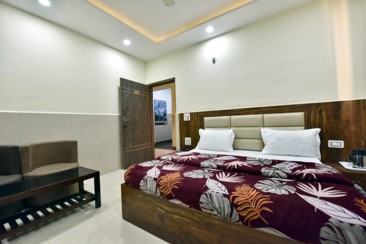 Royal Inn Jammu Bagian luar foto