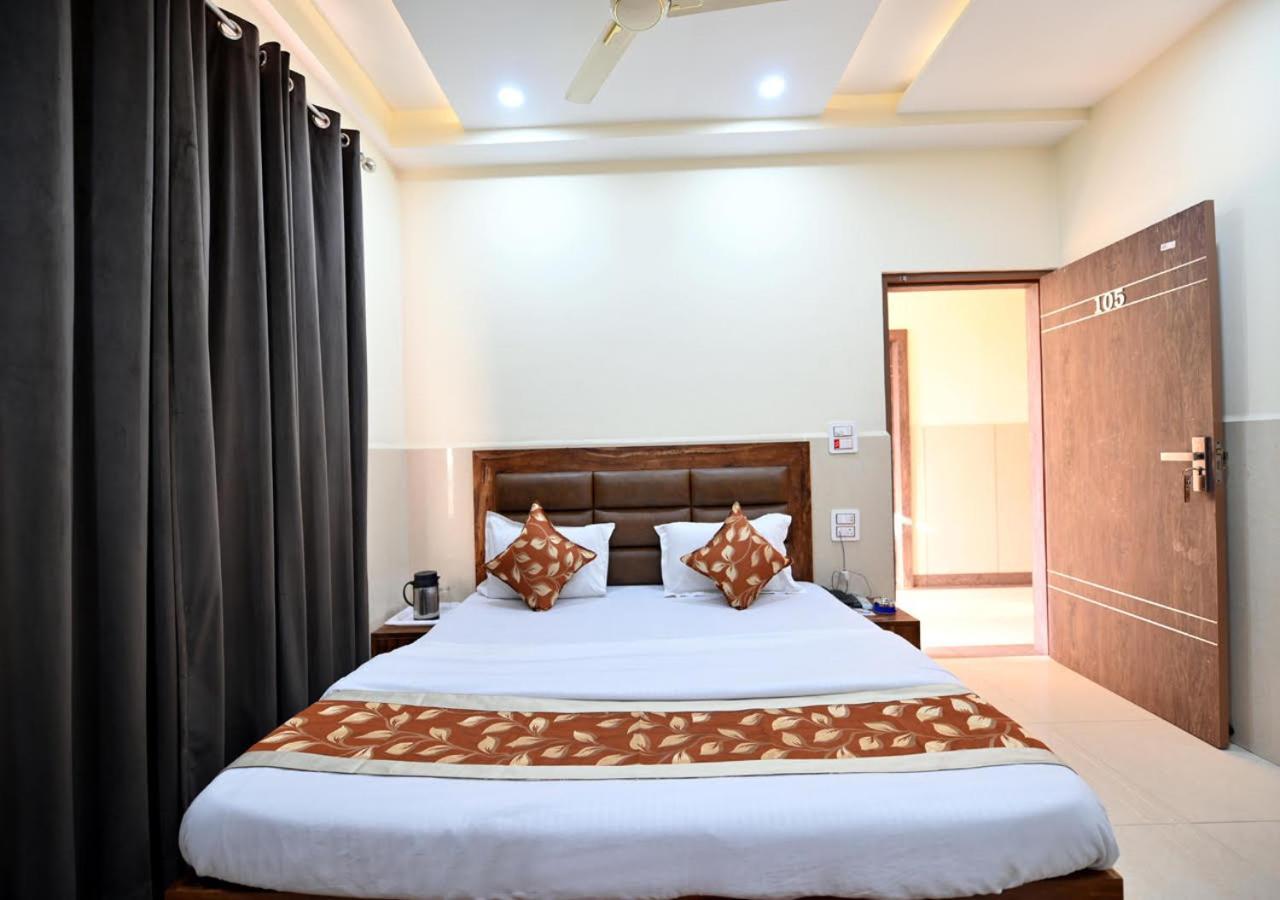 Royal Inn Jammu Bagian luar foto