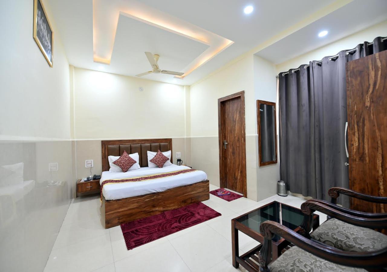 Royal Inn Jammu Bagian luar foto