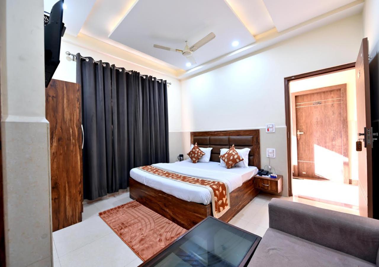 Royal Inn Jammu Bagian luar foto